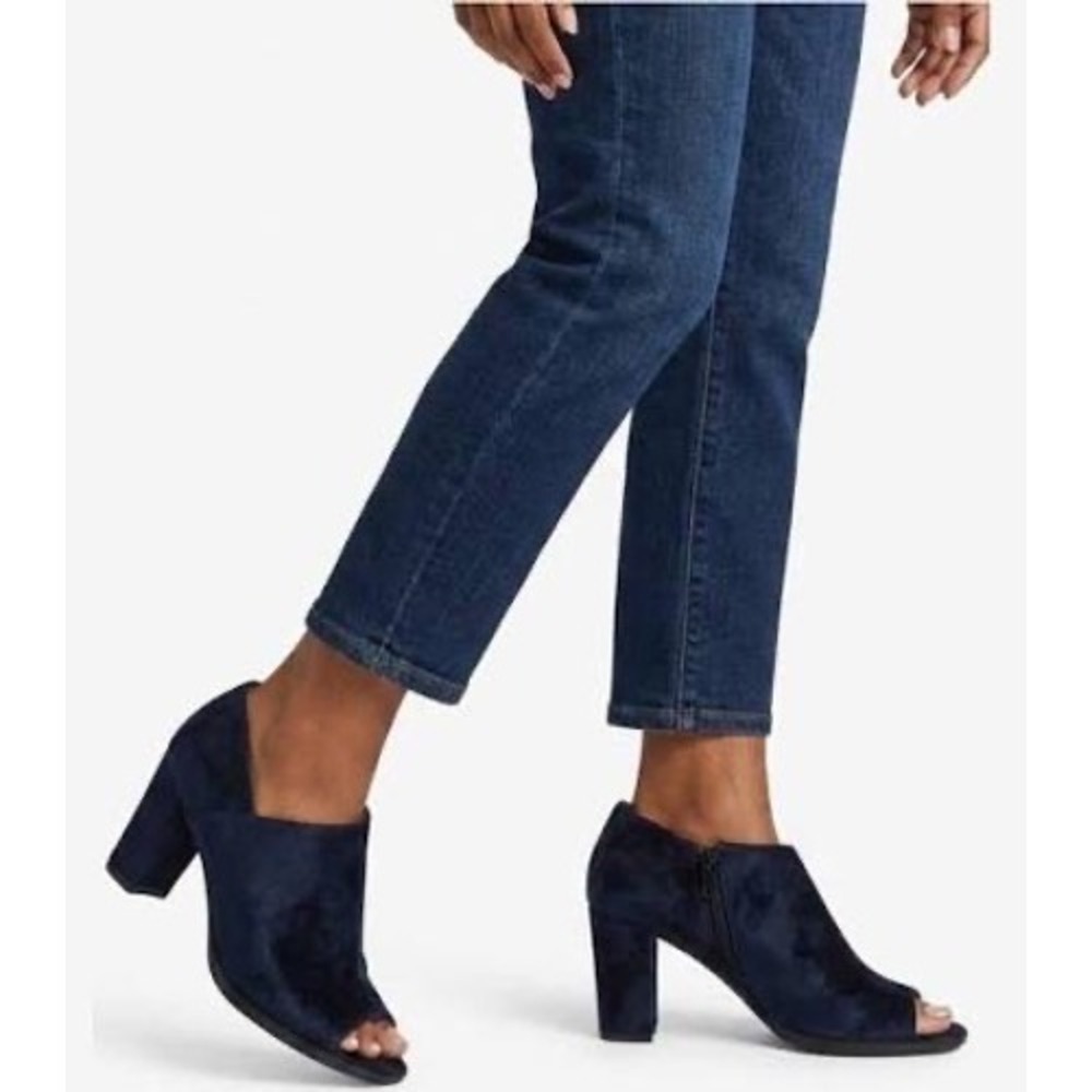 Naturalizer Black Suede Open Peep Toe Block Heel Booties Shooties Zora